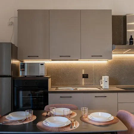 Maison Caterina - Elegant Near Appartement Bari